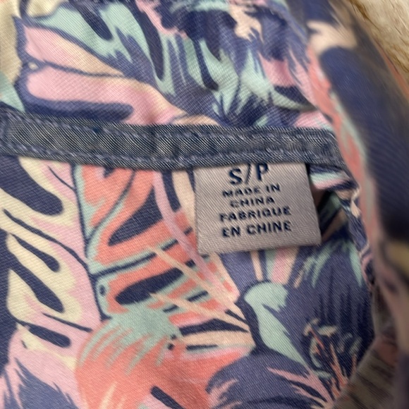 Tommy Bahama men’s Canyon Beach Rustic Blooms button up shirt - Picture 5 of 8